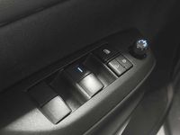 Usado Toyota Yaris Hybrid Sport 116 CV (85 kW) 2023 Gris Utilitario