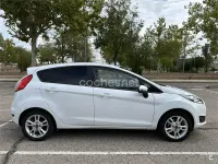 Usado Ford Fiesta Trend 82 CV (60 kW) 2016 Blanco Utilitario