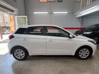 Usado Hyundai i20 101 CV (74 kW) 2017 Blanco Utilitario