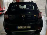 Usado Dacia Sandero Stepway 90 CV (66 kW) 2015 Negro SUV