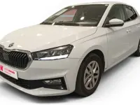 Usado Skoda Fabia Selection 80 CV (58 kW) 2024 Blanco Utilitario