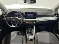 Usado Seat Arona Style 115 CV (84 kW) 2025 Blanco SUV