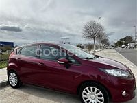 Usado Ford Fiesta Trend 70 HP (51 kW) 2012 Vermelho Citadino