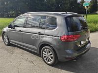 Usado VW Touran Advance 150 CV (110 kW) 2019 Gris / plata Monovolumen