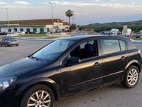 Usado Opel Astra 120 CV (88 kW) 2006 Negro Familiar