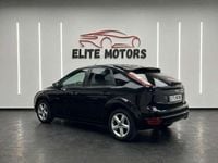 Usado Ford Focus 109 CV (80 kW) 2009 Negro Utilitario