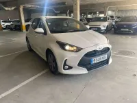 Usado Toyota Yaris Active 116 CV (85 kW) 2025 Blanco Utilitario