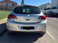 Usado Opel Astra Enjoy 110 CV (80 kW) 2012 Gris / plata Berlina