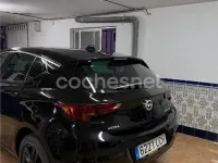 Usado Opel Astra 110 CV (80 kW) 2019 Negro Berlina