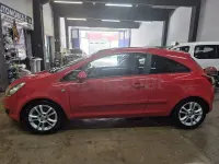 Usado Opel Corsa Enjoy 90 CV (66 kW) 2007 Rojo Utilitario