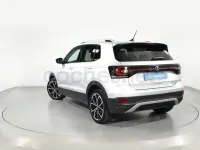 Usado VW T-Cross Sportline 110 CV (80 kW) 2021 Gris / plata SUV
