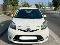 Usado Toyota Aygo City 68 CV (50 kW) 2012 Blanco Utilitario