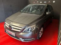 Usado Mercedes B180 122 CV (89 kW) 2012 Gris Monovolumen