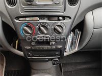 Usado Toyota Yaris Verso Sol 86 CV (63 kW) 2000 Rojo Monovolumen