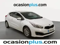 Käytetty Kia Ceed 100 HP (73 kW) 2016 Valkoinen Viistoperä