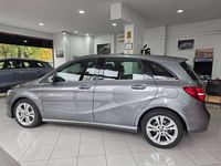 Usado Mercedes B200 139 CV (102 kW) 2019 Gris Monovolumen
