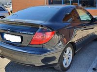 Usado Mercedes C200 163 CV (119 kW) 2003 Azul Berlina