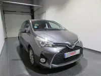 Usado Toyota Yaris Active 99 CV (72 kW) 2016 Gris / plata Berlina