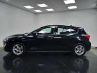 Usado Ford Focus Active 125 CV (91 kW) 2020 Negro Berlina