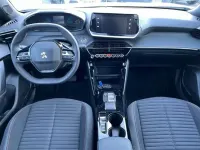 Usado Peugeot e-2008 Active 100 kW (136 CV) 2023 Plateado SUV