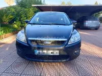 Usado Ford Focus Trend 109 CV (80 kW) 2011 Gris / plata Berlina