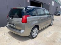 Usado Peugeot 5008 Style 120 CV (88 kW) 2016 Beige Monovolumen