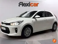 Usado Kia Rio 84 CV (61 kW) 2018 Blanco Berlina