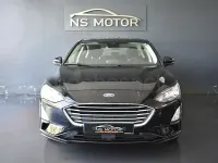 Usado Ford Focus Trend 125 CV (91 kW) 2020 Negro Berlina