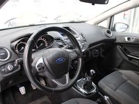 Usado Ford Fiesta Titanium 75 CV (55 kW) 2013 Gris / plata Utilitario