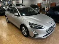 Usado Ford Focus Trend 125 CV (91 kW) 2021 Gris / plata Berlina