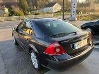 Usado Ford Mondeo Trend 130 CV (95 kW) 2003 Negro Berlina