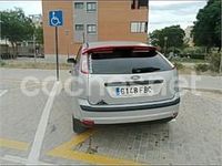 Usado Ford Focus Trend 100 CV (73 kW) 2006 Gris / plata Berlina