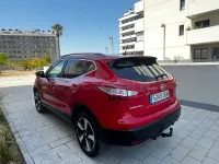 Usado Nissan Qashqai Tekna 110 CV (80 kW) 2015 Rojo SUV