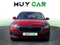 Usado Skoda Octavia Ambition 116 CV (85 kW) 2021 Rojo Familiar