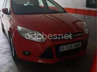 Usado Ford Focus Trend 125 CV (91 kW) 2012 Rojo Berlina