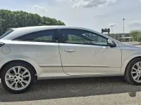 Usado Opel Astra GTC Sport 140 CV (102 kW) 2006 Gris / plata Berlina