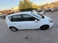 Usado Renault Scénic III Expression 95 CV (69 kW) 2013 Blanco Monovolumen