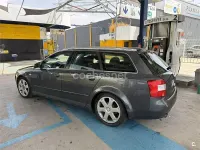 Usado Audi A4 130 CV (95 kW) 2002 Gris / plata Familiar