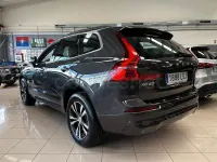 Usado Volvo XC60 Momentum 197 CV (144 kW) 2021 Gris / plata SUV