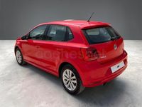 Käytetty VW Polo Advance 90 HP (66 kW) 2014 Punainen Sedan