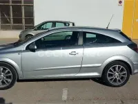 Usado Opel Astra GTC Sport 100 CV (73 kW) 2006 Gris / plata Berlina