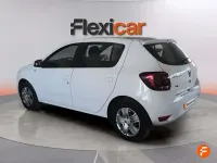 Usado Dacia Sandero Comfort 90 CV (66 kW) 2019 Blanco Utilitario