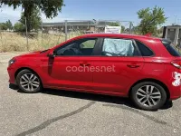Usado Hyundai i30 120 CV (88 kW) 2020 Rojo Berlina