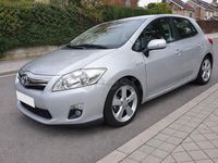 Usado Toyota Auris Hybrid Advance 135 CV (99 kW) 2011 Gris / plata Berlina