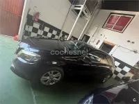 Usado Mercedes C180 120 CV (88 kW) 2015 Azul Familiar