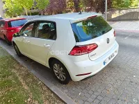 Usado VW Golf VII Advance 110 CV (80 kW) 2017 Blanco Familiar