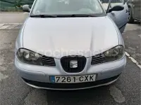 Usado Seat Ibiza Fresh 64 CV (47 kW) 2004 Azul Utilitario