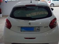 Usado Peugeot 208 Active 82 CV (60 kW) 2012 Blanco Utilitario