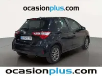 Usado Toyota Yaris Active 69 CV (50 kW) 2020 Negro Utilitario