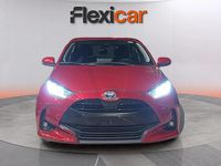 Usado Toyota Yaris Hybrid Active 116 CV (85 kW) 2023 Rojo Utilitario
